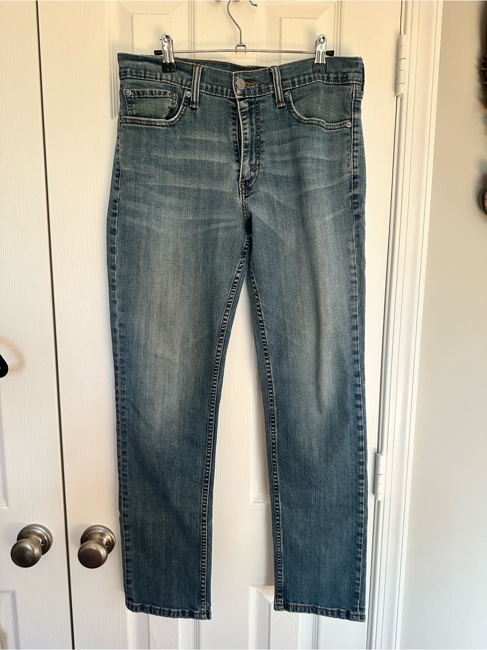 Levi’s 511 Classic Men's Taper Leg Jeans - Blue. 33x32